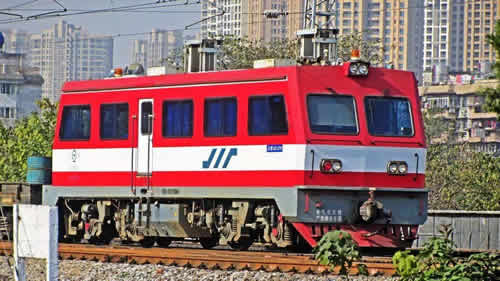 初中生可以學內(nèi)燃機車運用與檢修專業(yè)嗎？