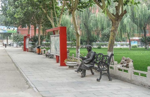 省外學(xué)生能報(bào)石家莊東華鐵路學(xué)校春季班嗎？