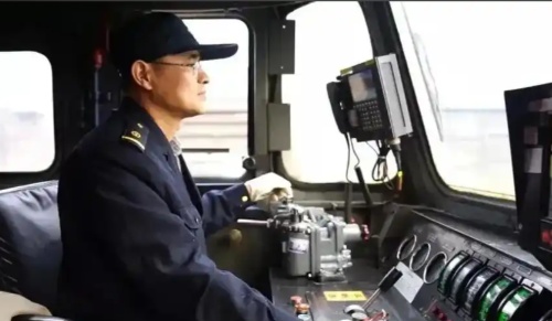 火車司機駕駛證怎么考？