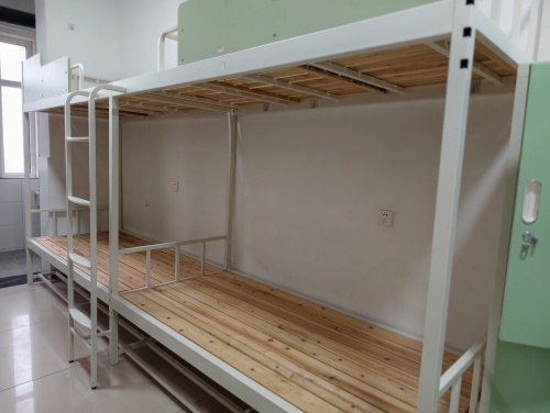 石家莊東華鐵路學(xué)校學(xué)生讓帶手機(jī)嗎？