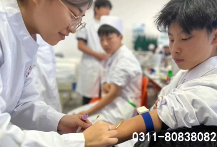 河北同仁醫(yī)學(xué)中等專(zhuān)業(yè)學(xué)校地址在哪？